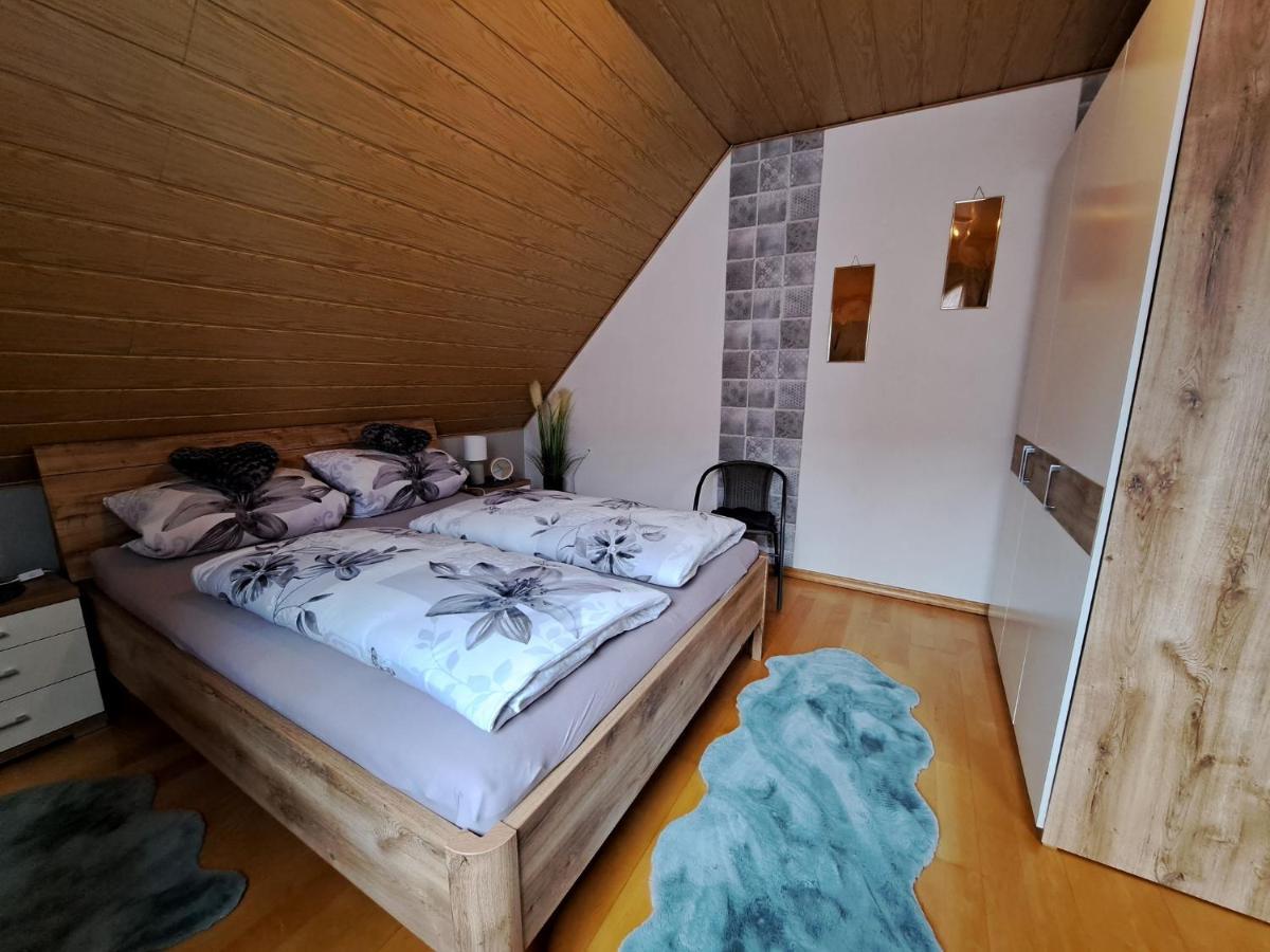 Ferienwohnung Sonja Mit Garten Und Freisitz Steinwiesen Kültér fotó
